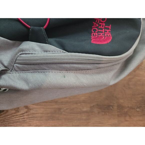 The North Face Jester School Laptop Backpack pink and black FLEX Vent. - Picture 2 of 5